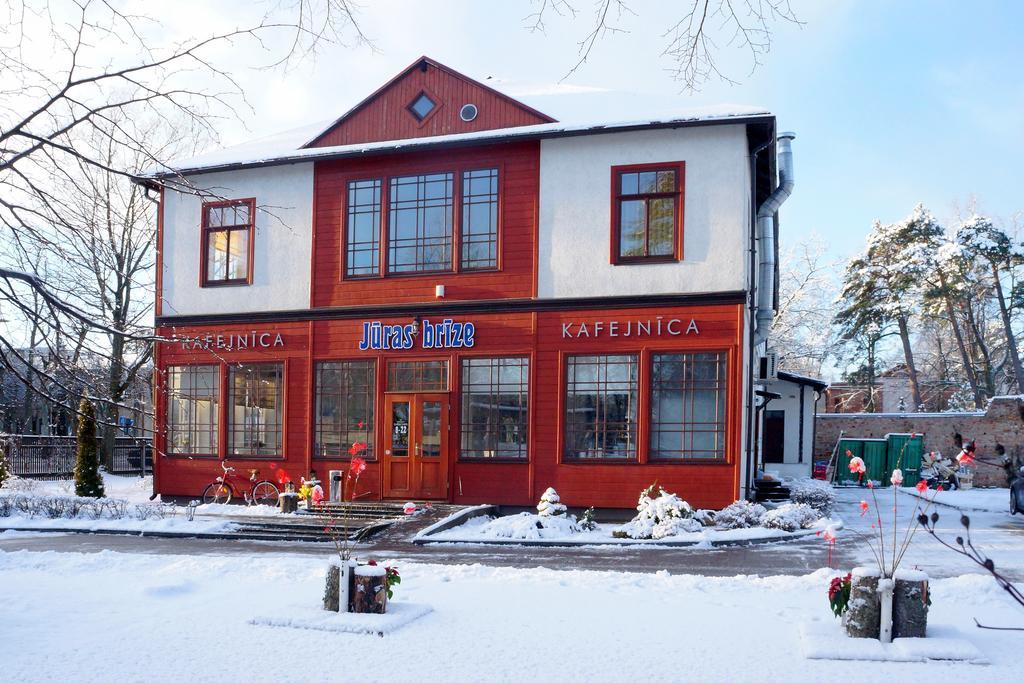 Hotel Juras Brize Ventspils Exterior foto